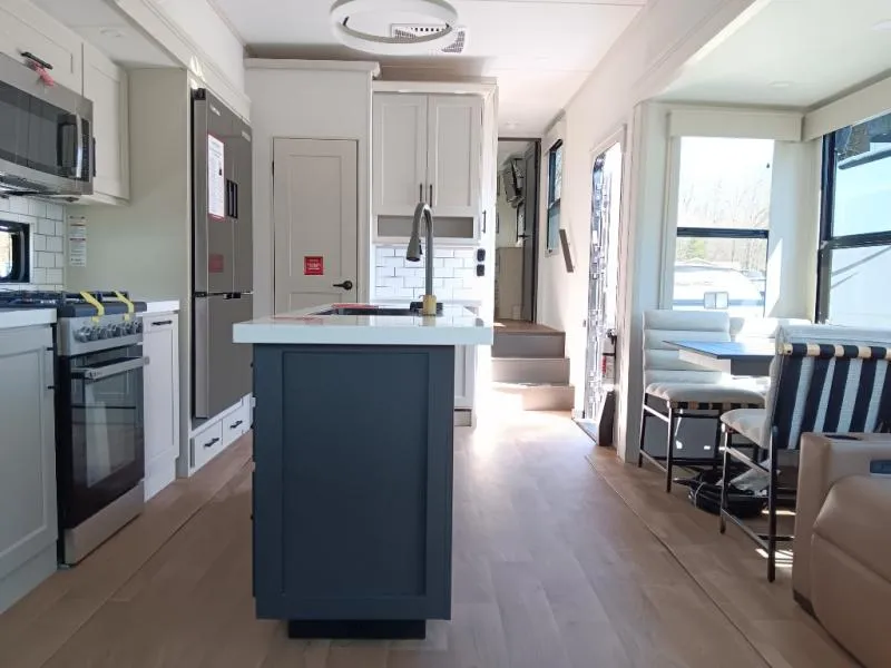 2026 Grand Design Solitude 370DV - Photo 4