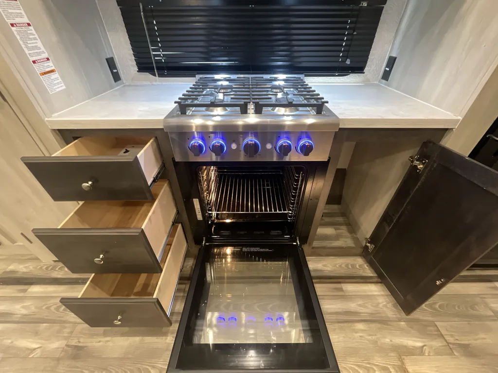 2022 Forest River Cardinal Luxury 380RLX, Photos photo 10