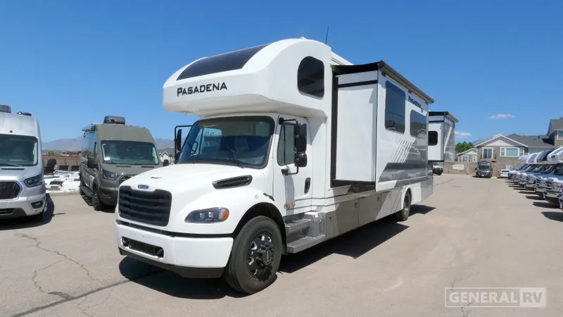 2026 Thor Motor Coach Pasadena SV 38FX - Photo 2