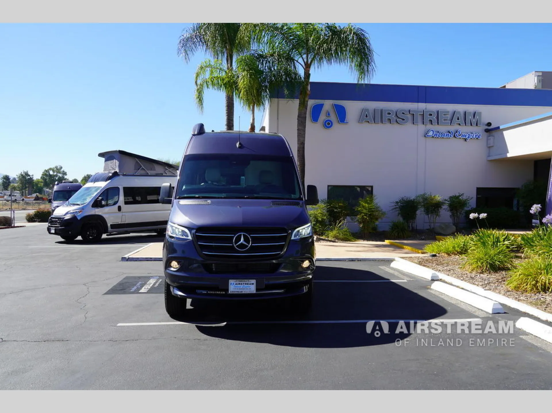2025 Airstream Interstate 19 AWD - Photo 3