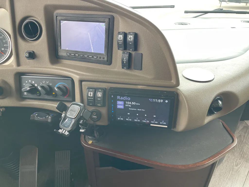2017 Fleetwood Pace Arrow LXE 38F, Photos photo 44