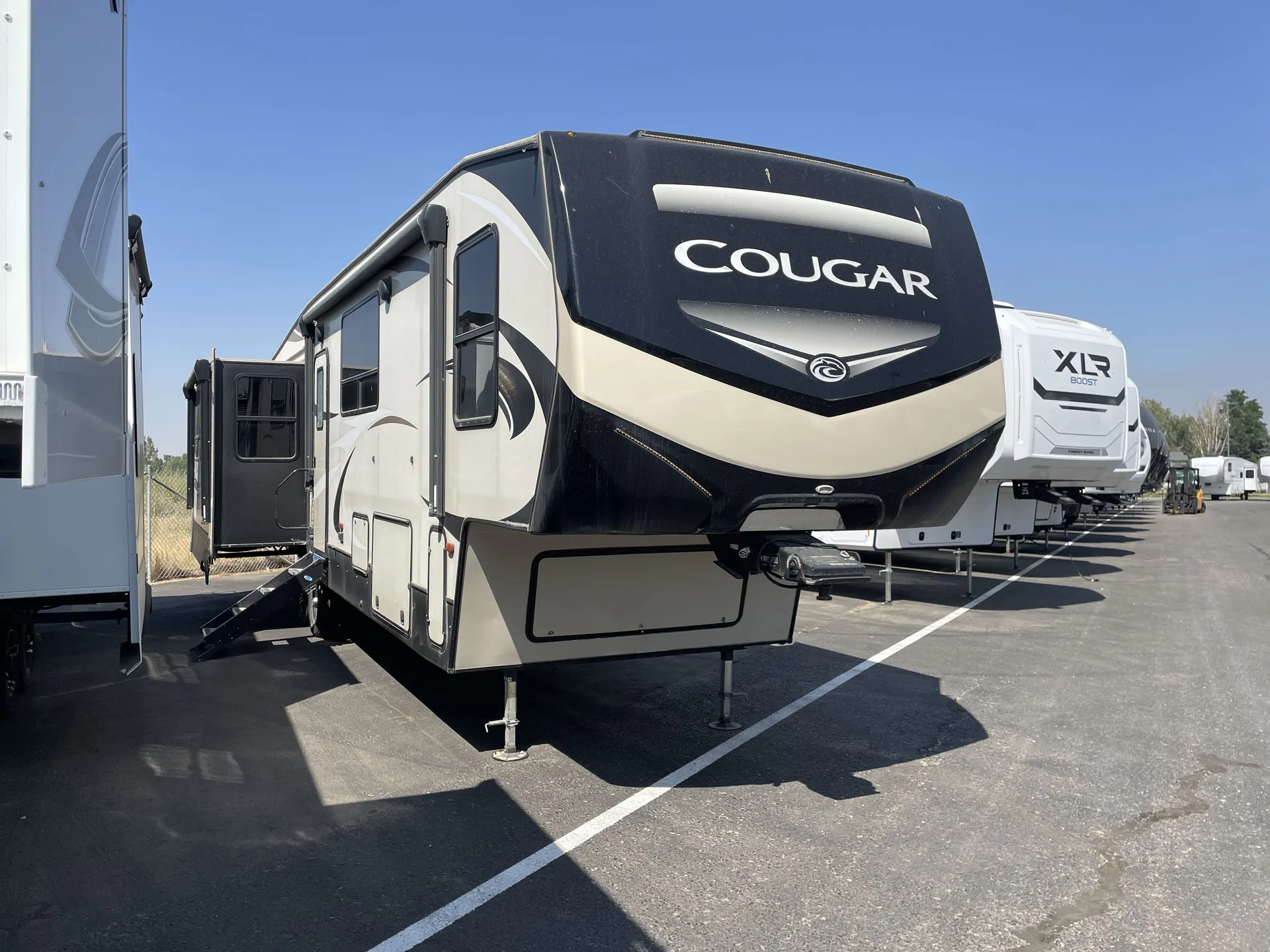 2019 Keystone Cougar 368MBI - Photo 2