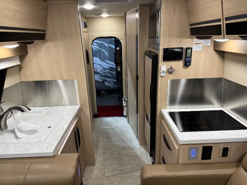 2025 Chinook RV Summit SS, Photos photo 10
