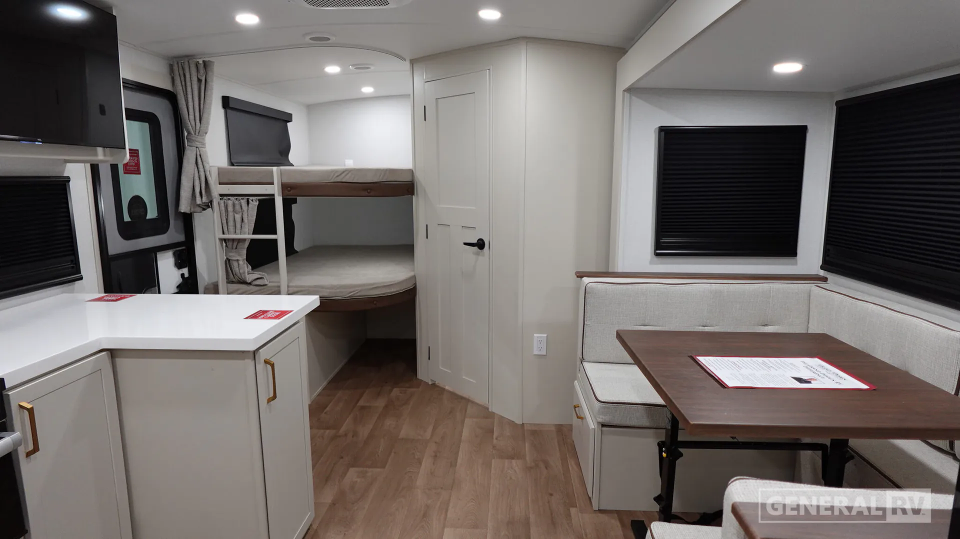 2027 Grand Design Imagine 2470BH - Photo 3