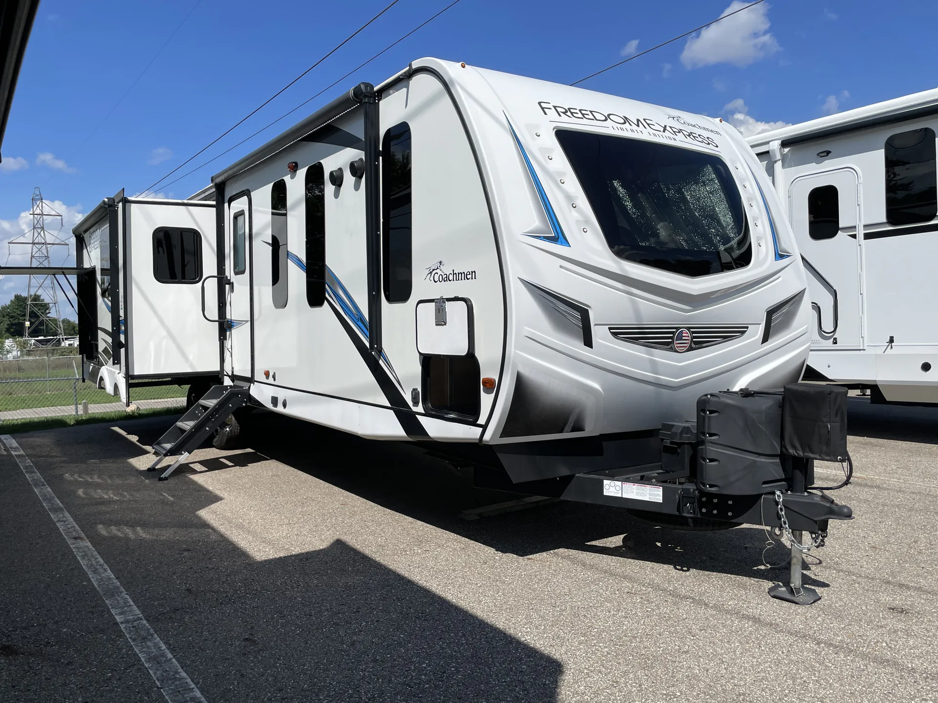 2021 Coachmen Freedom Express Liberty Edition 324RLDSLE - Photo 2