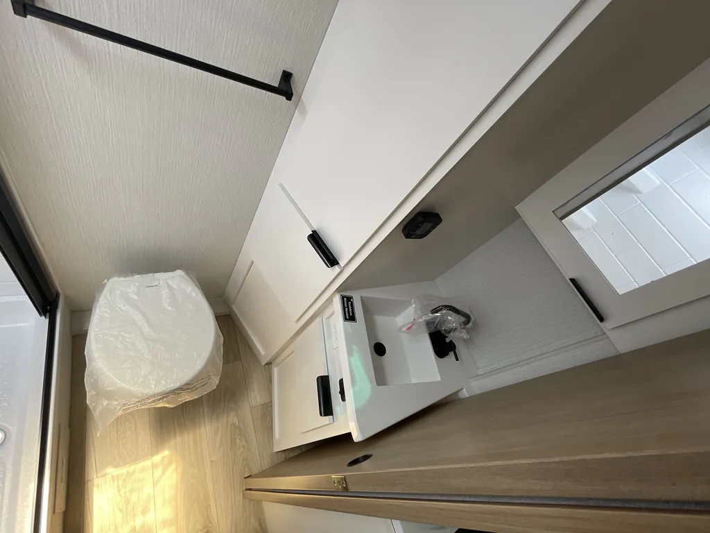 2027 Winnebago Micro Minnie 2108DS, Photos photo 18