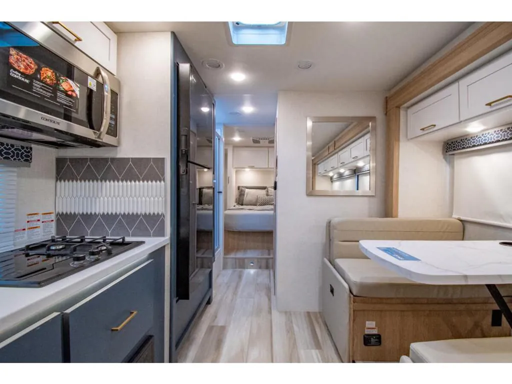 2027 Thor Motor Coach Quantum HS31, Photos photo 13