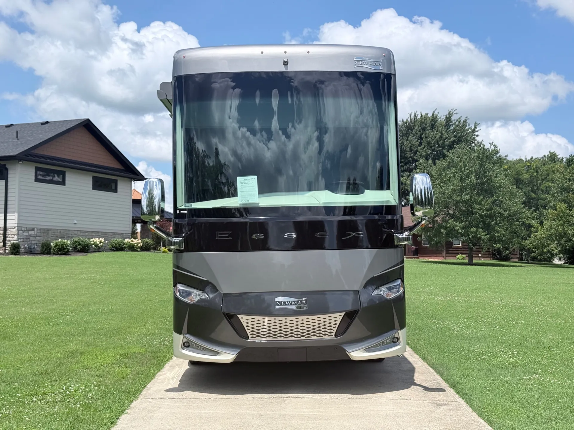 2019 Newmar Essex 4543 - Photo 4