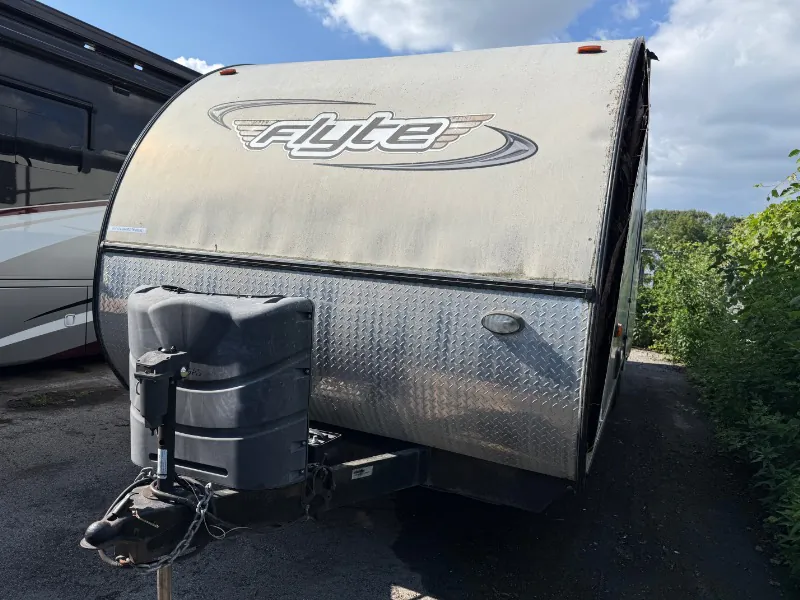 2014 Shasta Flyte 265RL - Photo 2