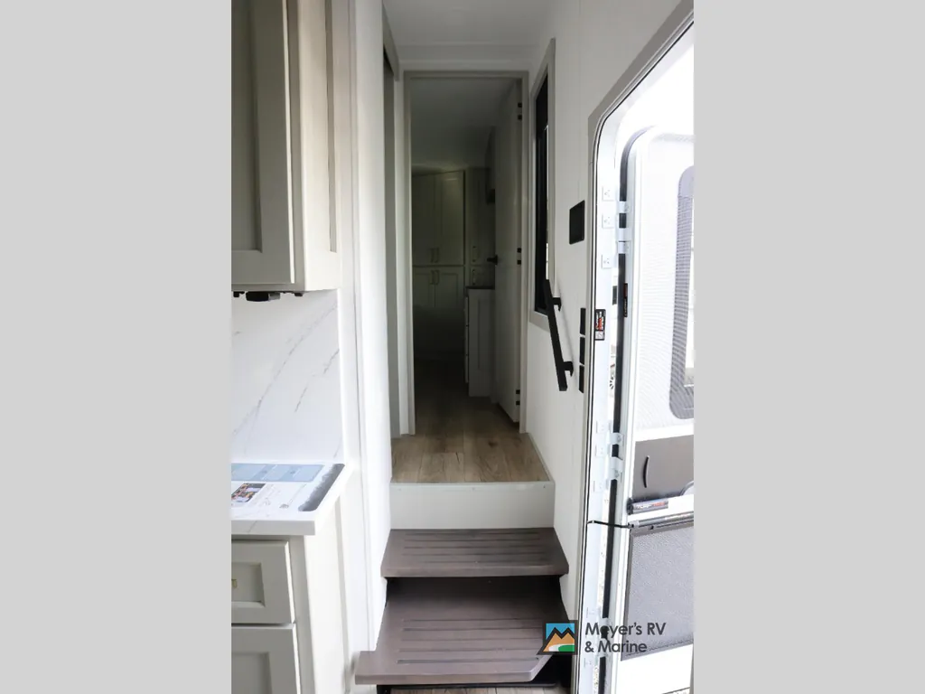 2026 Brinkley Model G 4100, Photos photo 36