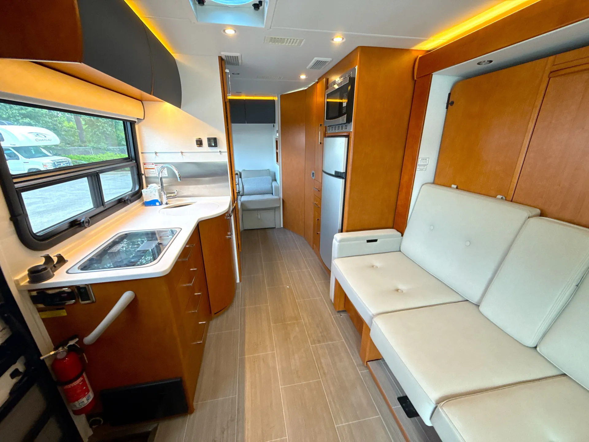 2020 Leisure Travel Unity U24FX — living area main
