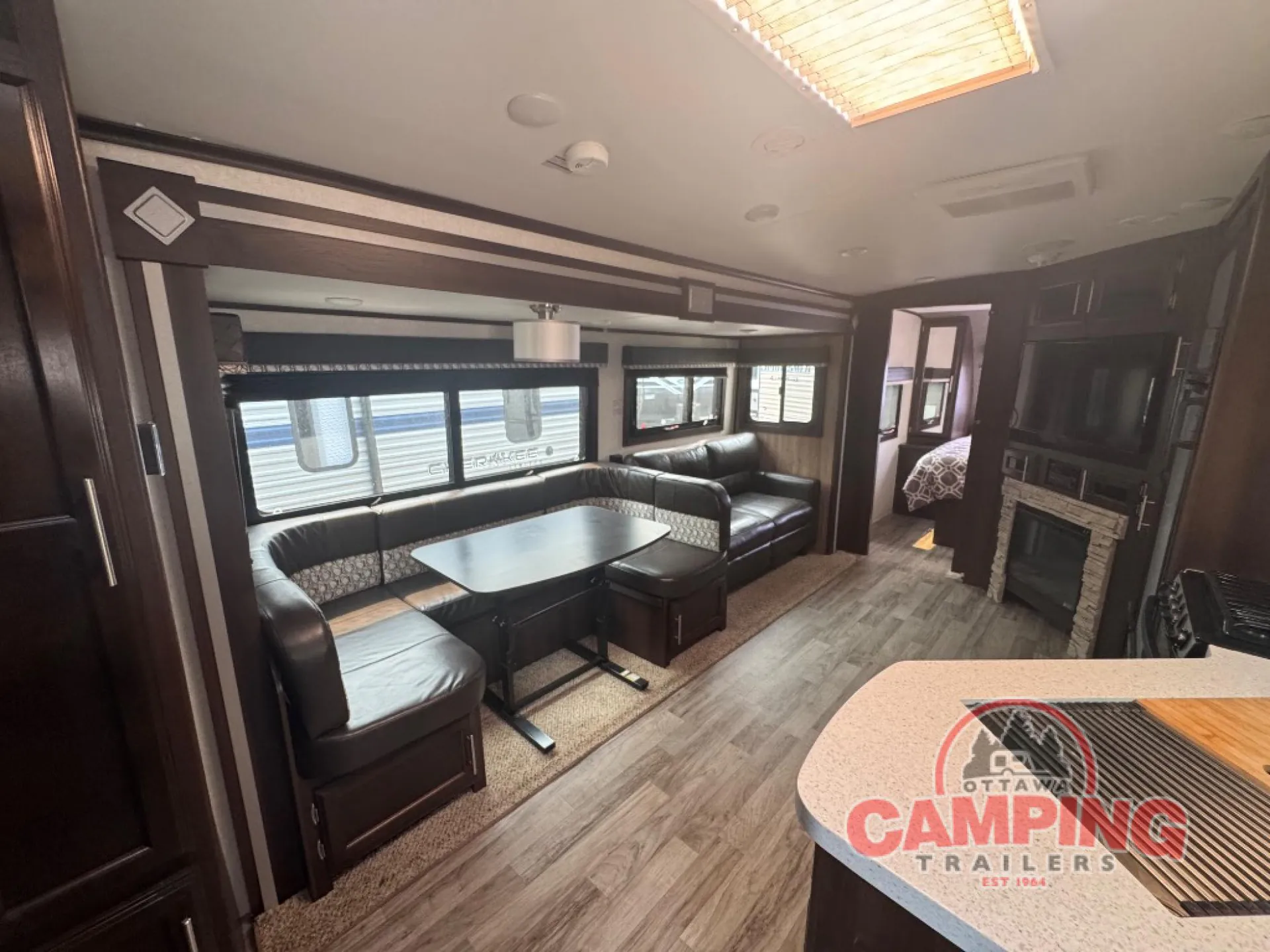2019 Forest River Sabre 37FLH - Photo 3