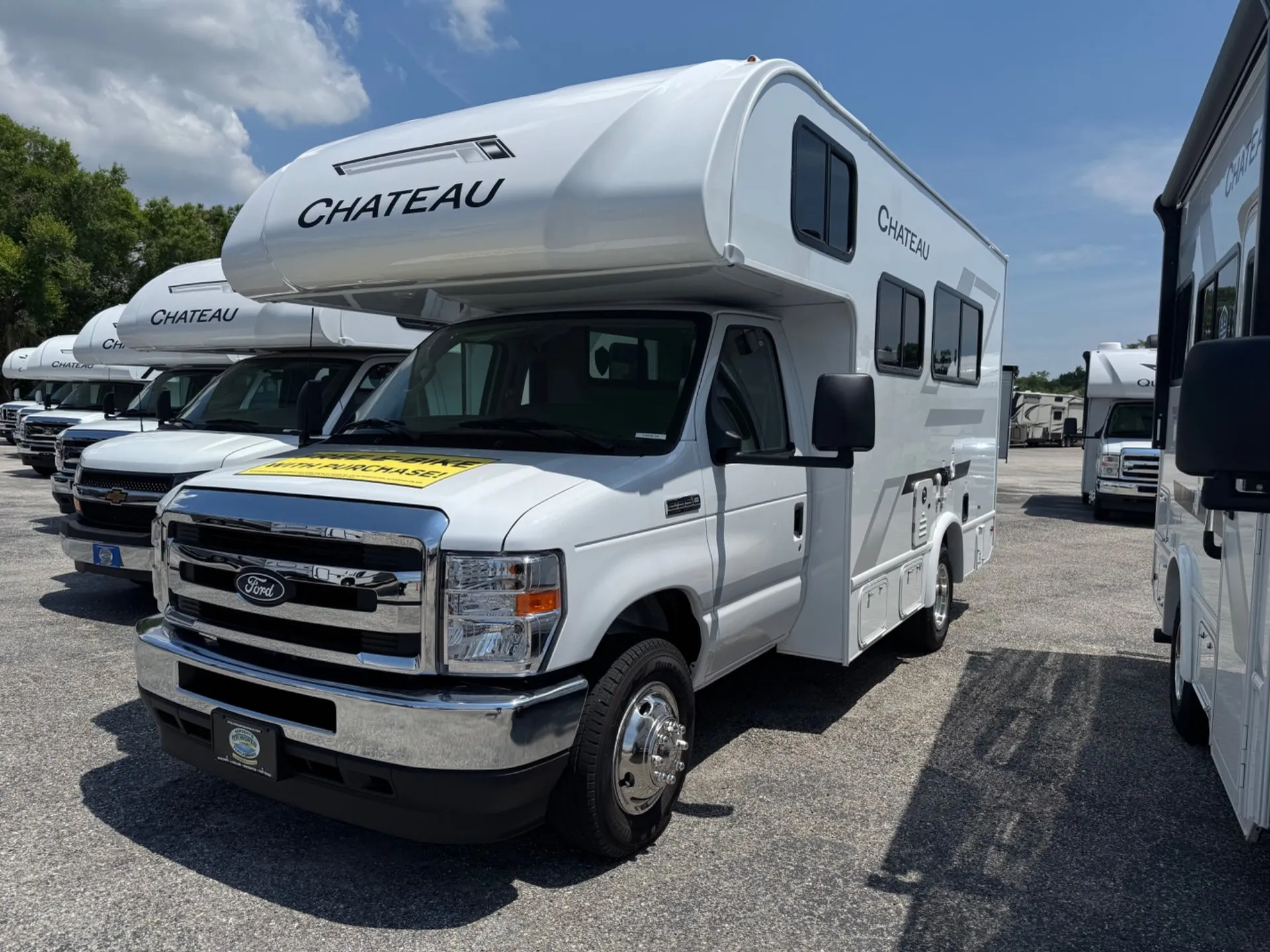 2026 Thor Motor Coach Chateau Sprinter 24LV - Photo 3