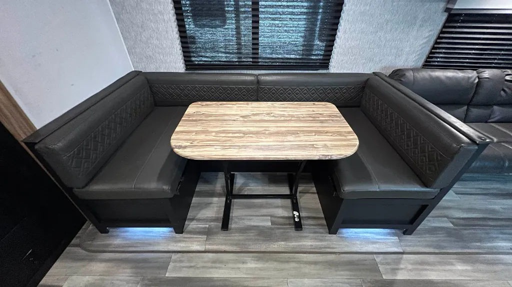 2022 Coachmen Freedom Express Select 29SE, Photos photo 10