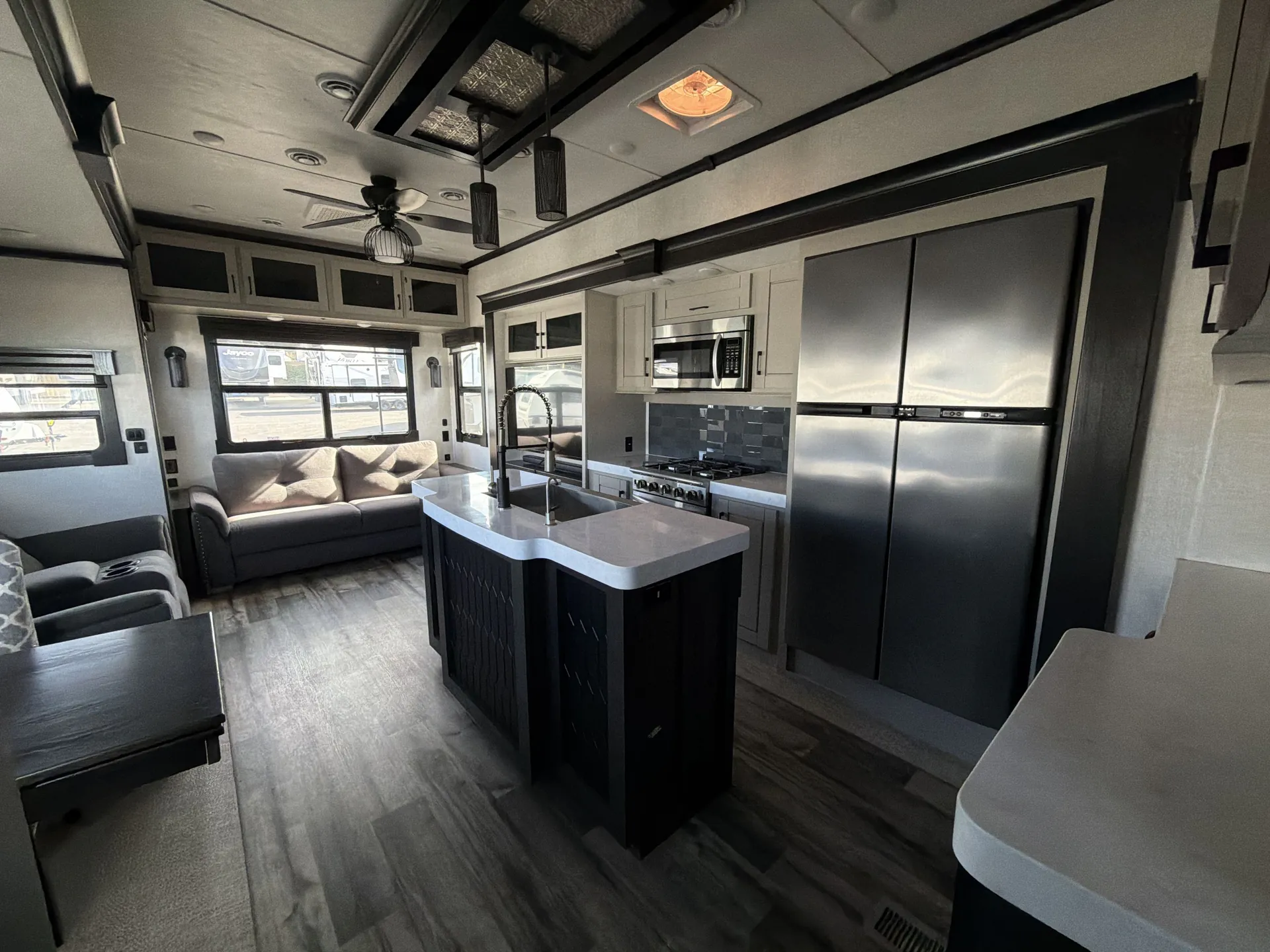 2022 CrossRoads Redwood RW3401RL — living area main