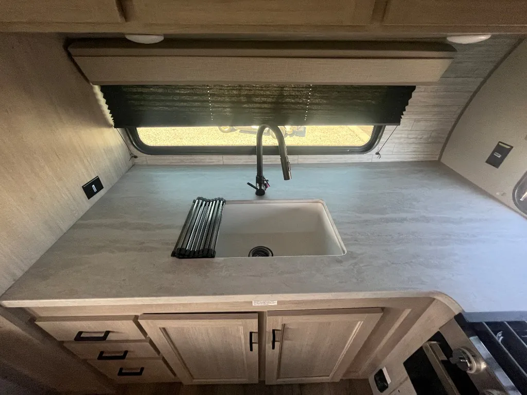 2024 Coachmen Catalina Legacy Edition 333FKTS, Photos photo 23