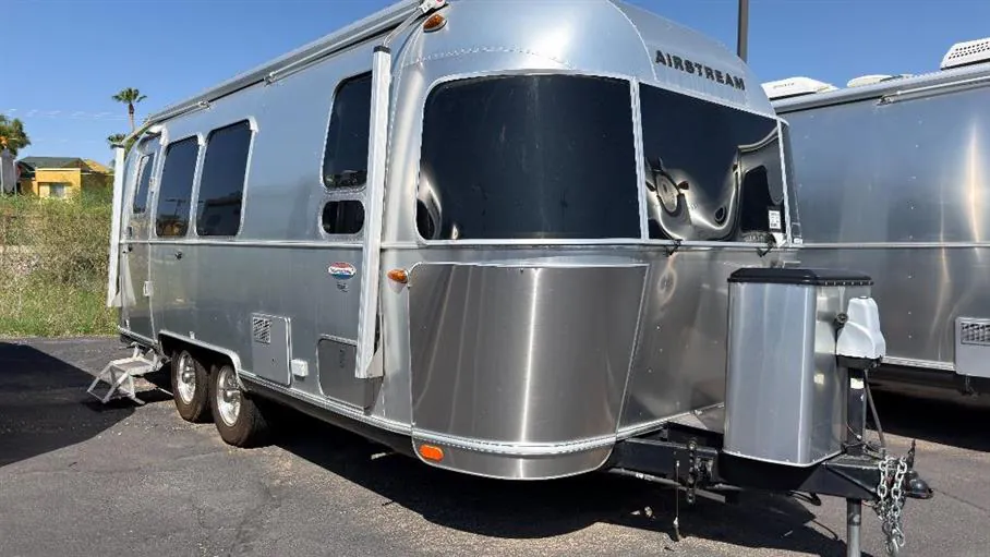 2019 Airstream International 23FB - Photo 2