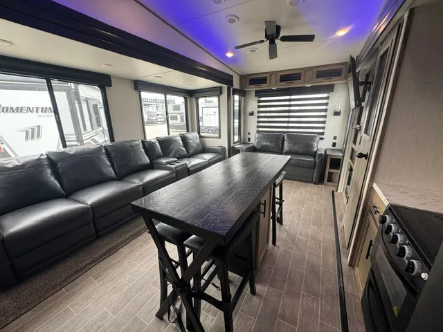 2022 Forest River Cherokee Arctic Wolf 3880 SUITE, Photos photo 16