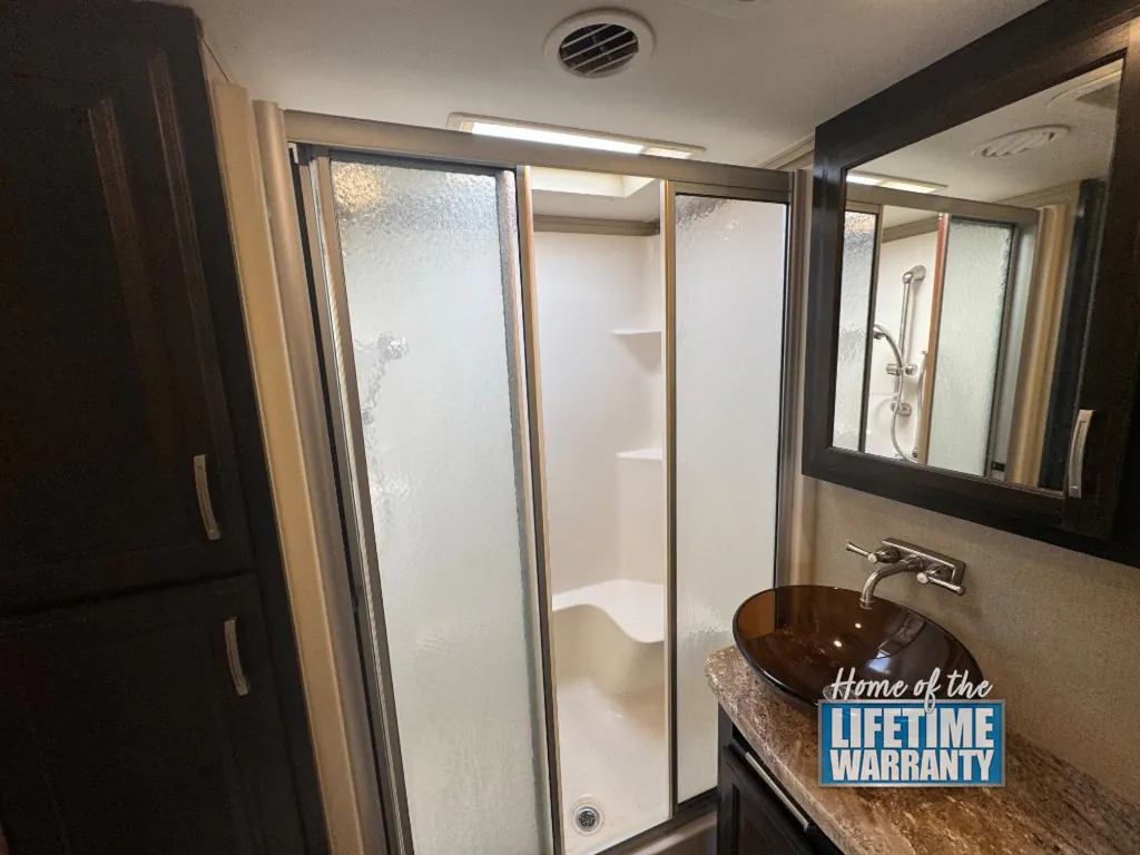 2017 Grand Design Momentum 397TH, Photos photo 36