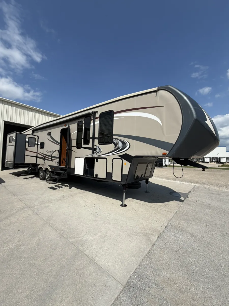 2016 Forest River Sandpiper 365SAQ