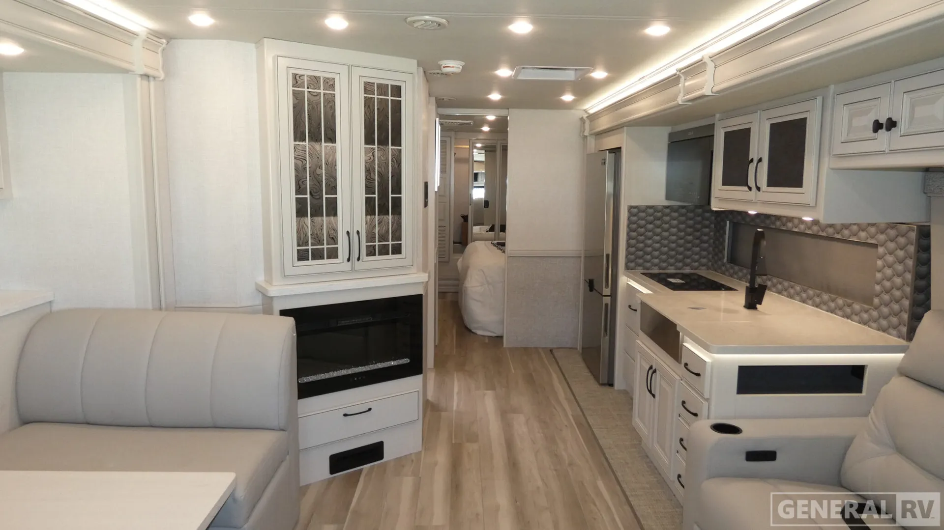 2026 Fleetwood Frontier 33TL - Photo 3