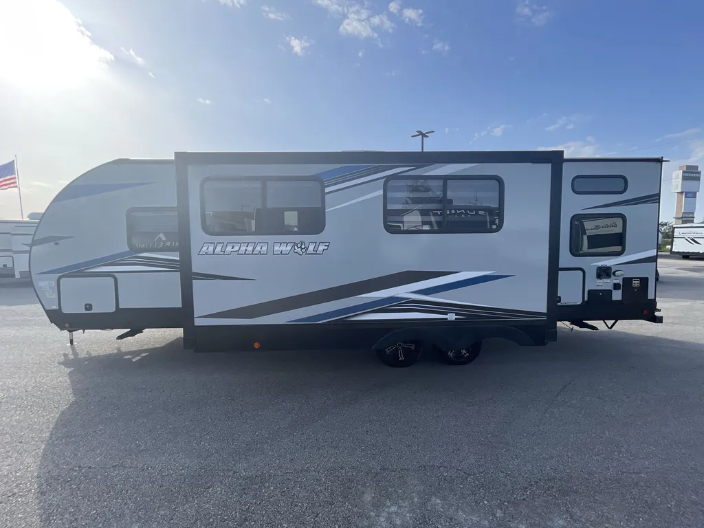 2022 Forest River Cherokee Alpha Wolf 26DBH-L, Photos photo 6