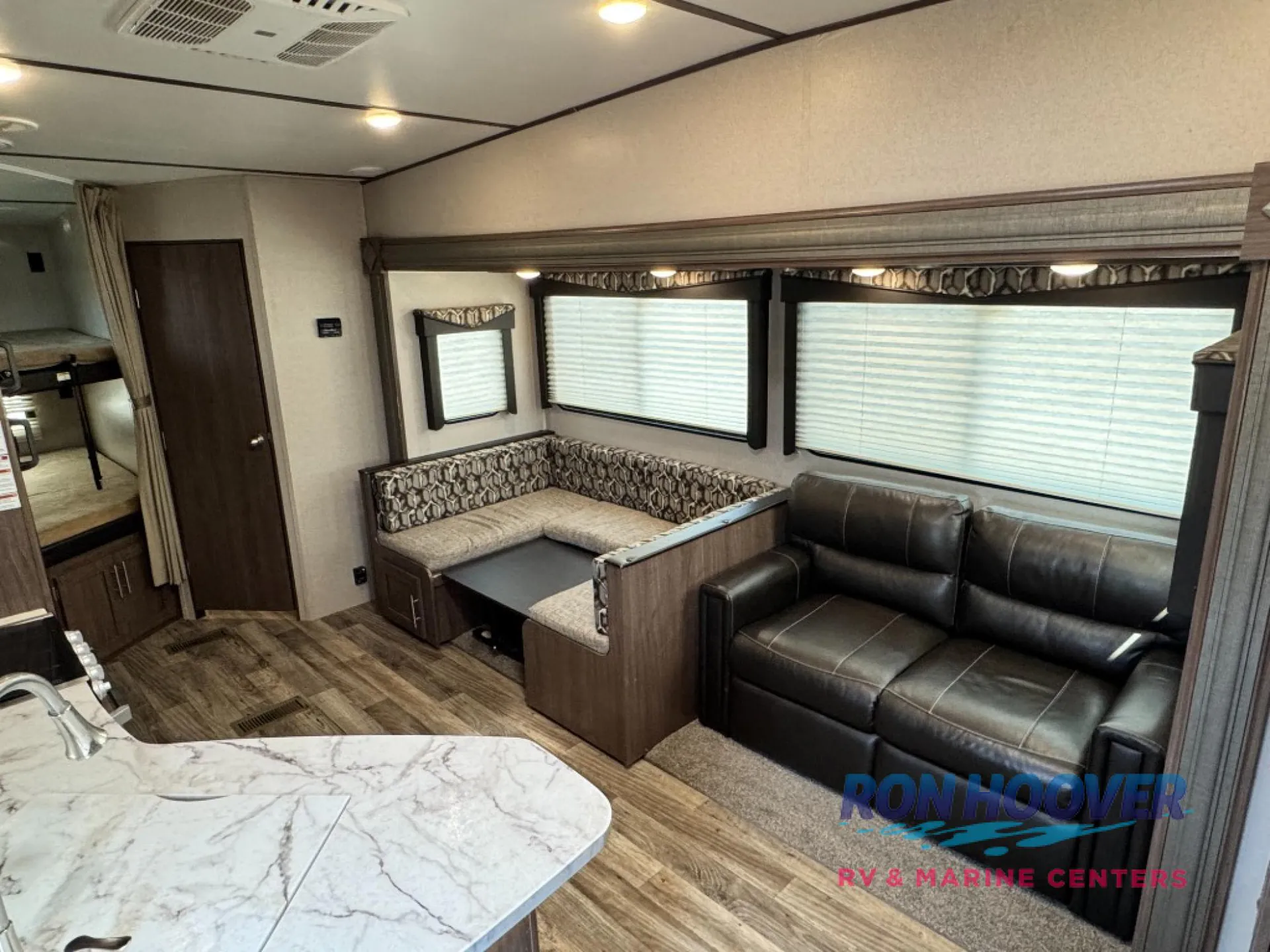 2019 Keystone Hideout 281DBS - Photo 4