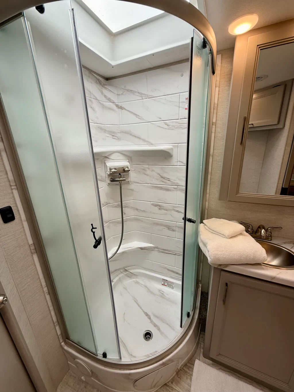 2024 Thor Motor Coach Chateau 31EV, Photos photo 23