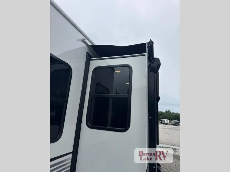 2027 Keystone Cougar 316RLS - Photo 3