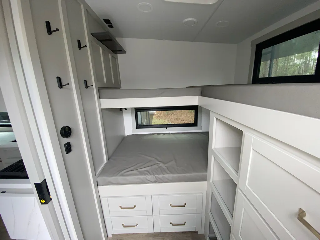2026 Brinkley Model Z 2810, Photos photo 23