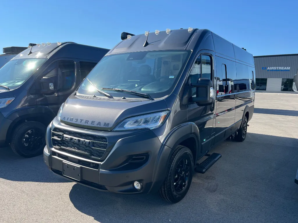 2027 Airstream Rangeline 21PS - Photo 3