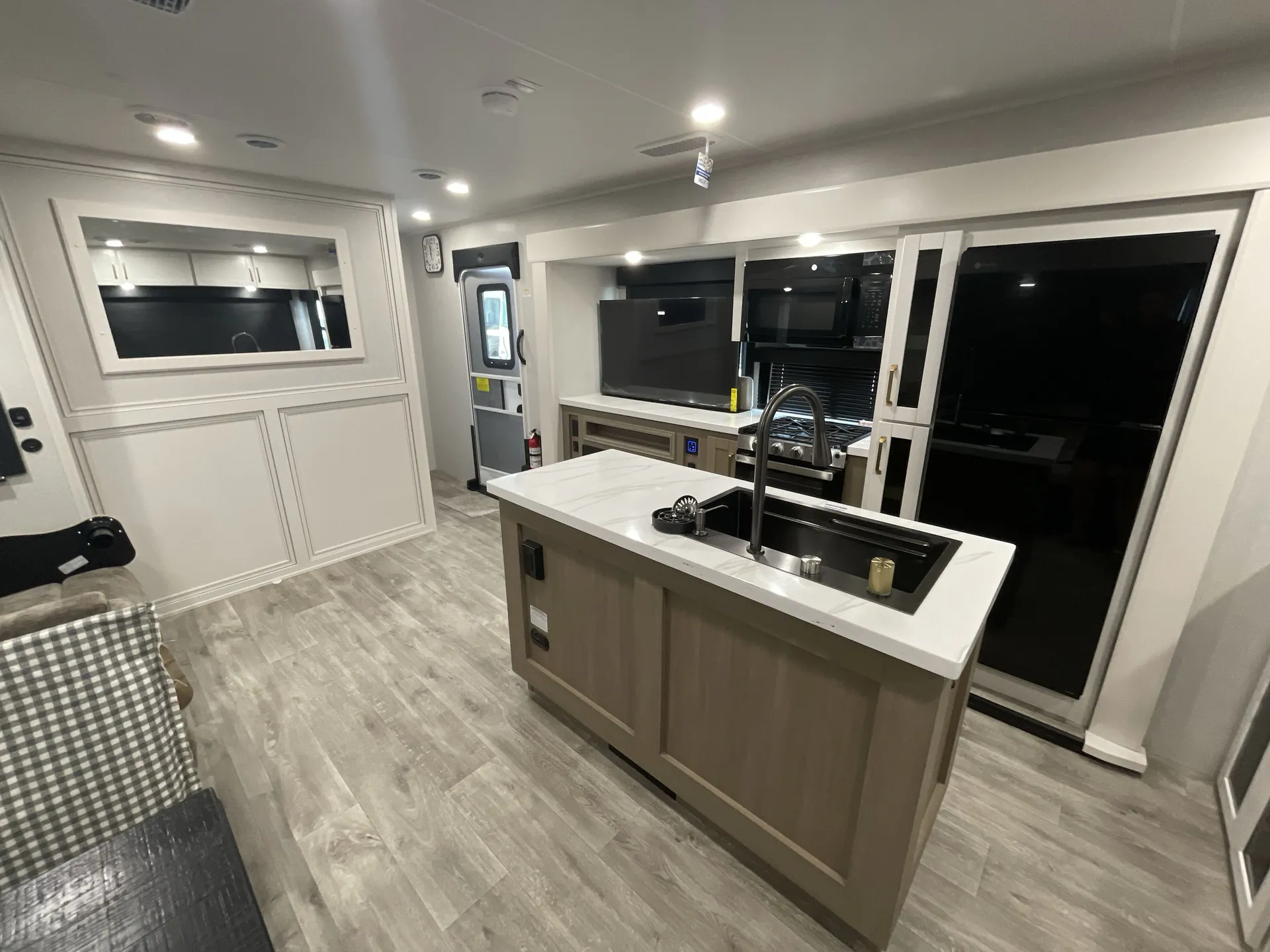 2026 Jayco Eagle HT 320MKTS — living area main