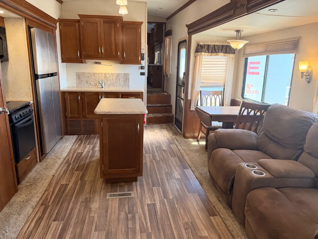 2018 Forest River Blue Ridge 304SR, Photos photo 15