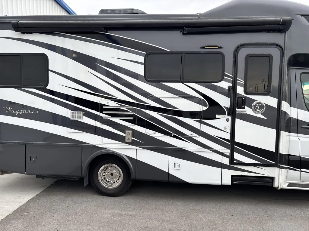 2017 Tiffin Wayfarer 24 QW, Photos photo 19