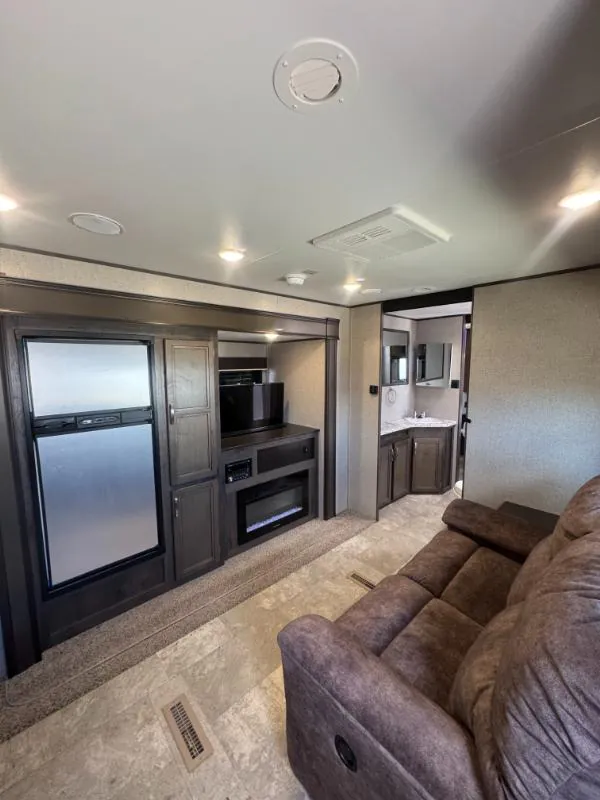 2020 Jayco Jay Flight SLX 8 235RKS dealer photo 4 from Kunes RV