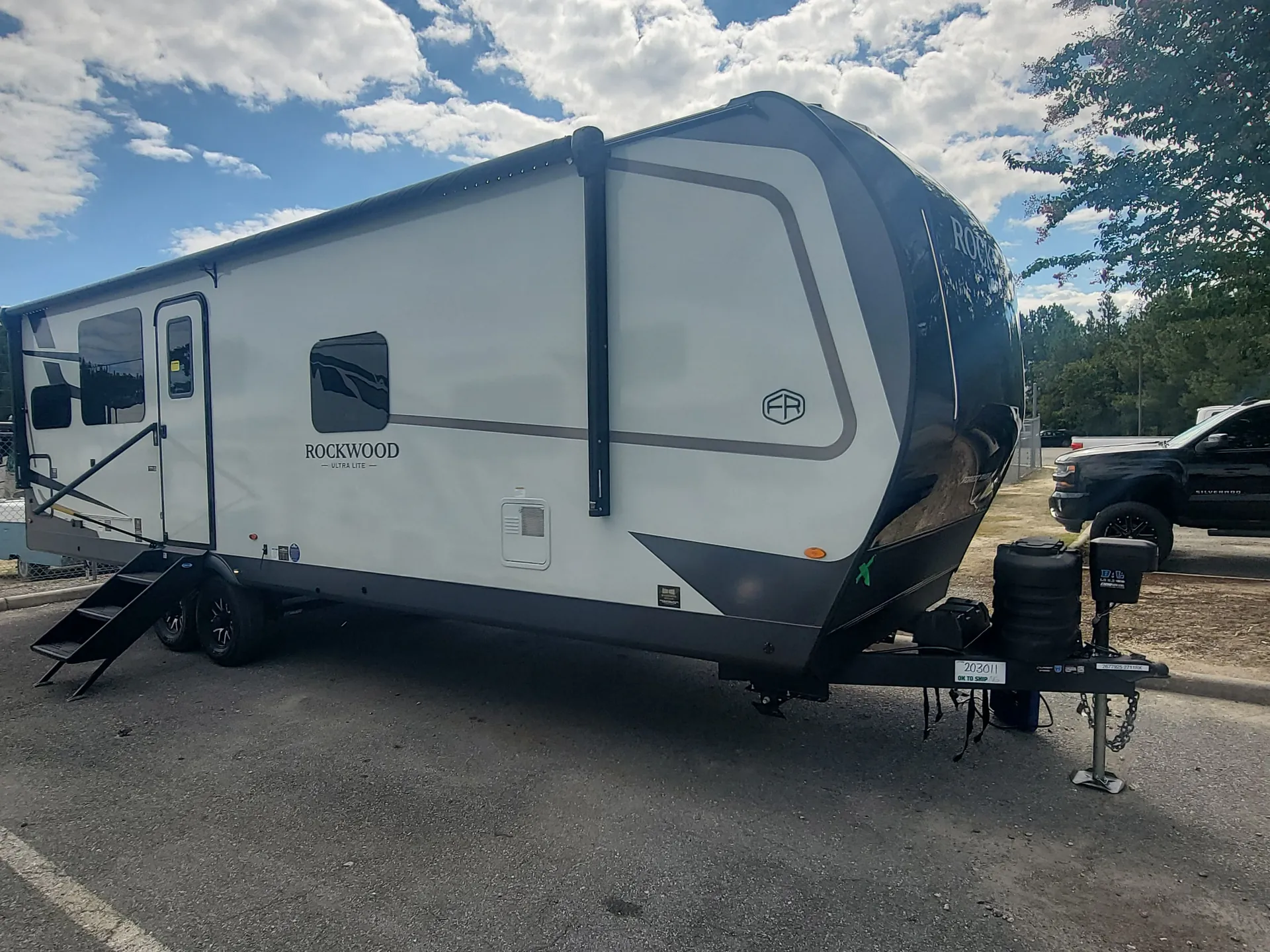 2027 Forest River Rockwood Ultra Lite 2711RK — campside