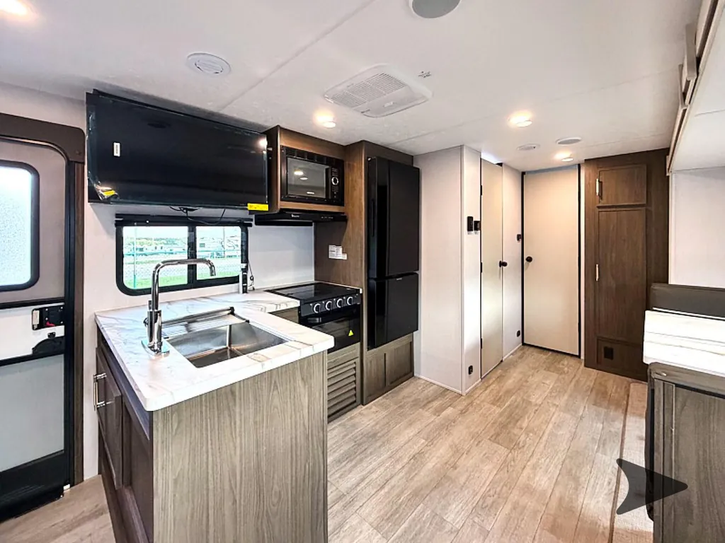 2027 Coachmen Freedom Express Select 29SE, Photos photo 27