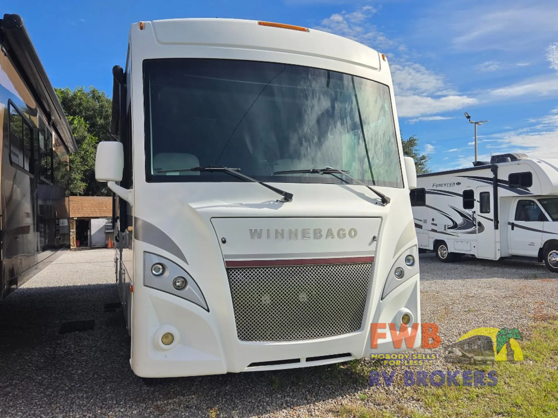 2019 Winnebago Intent 31P - Photo 2