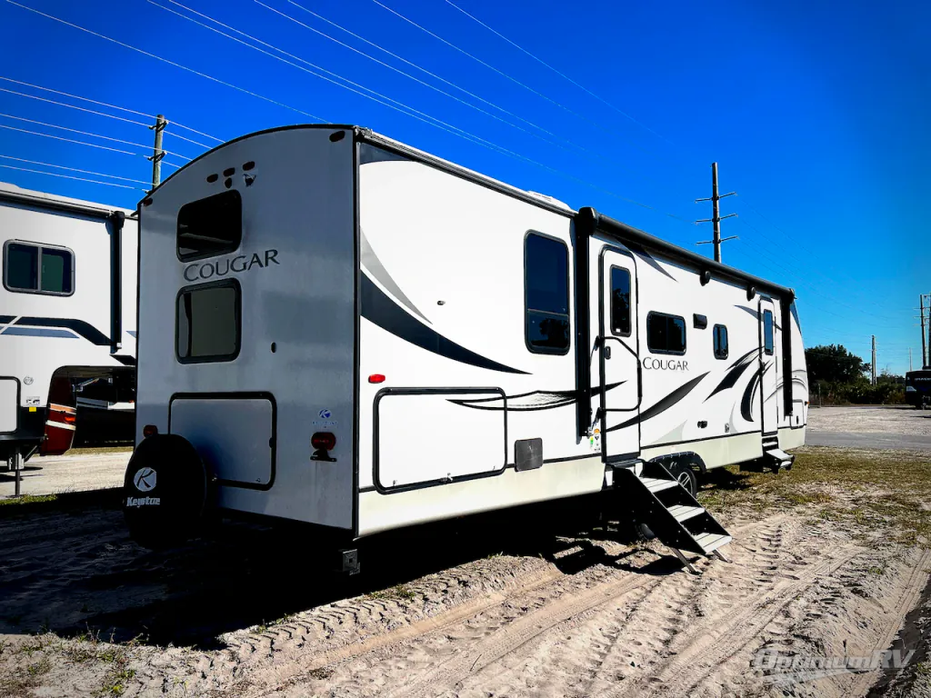 2022 Keystone Cougar Half-Ton 30BHS, Photos photo 3