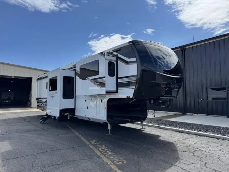 2026 Heartland Bighorn 39FL - Photo 4