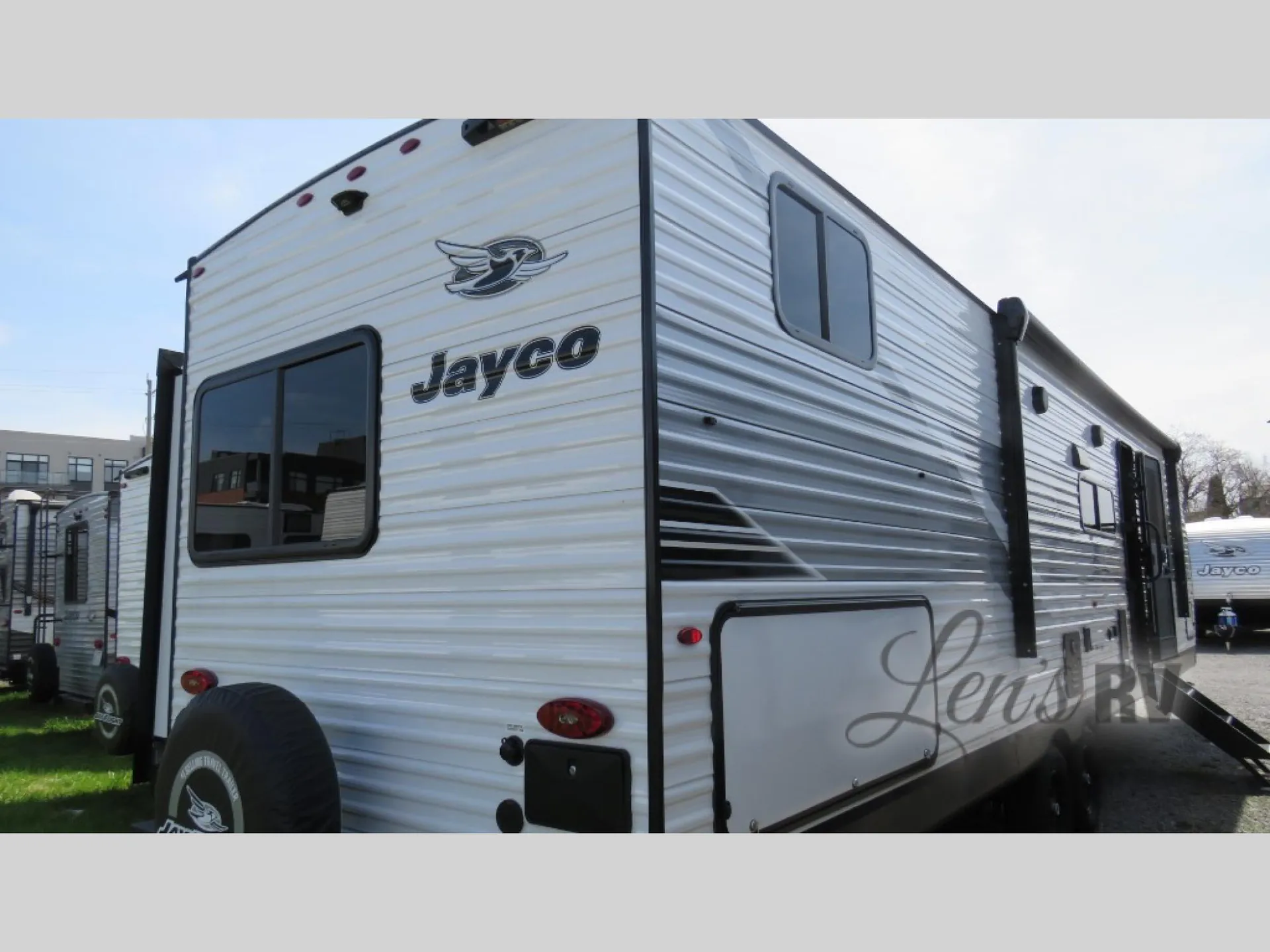 2026 Jayco Jay Flight SLX 325BHT - Photo 3