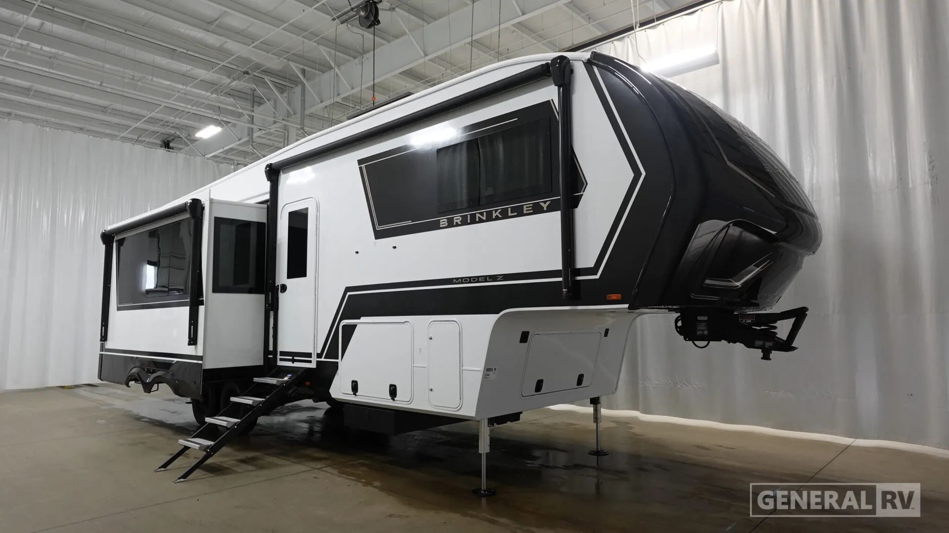 2027 Brinkley Model Z 3210 - Photo 2