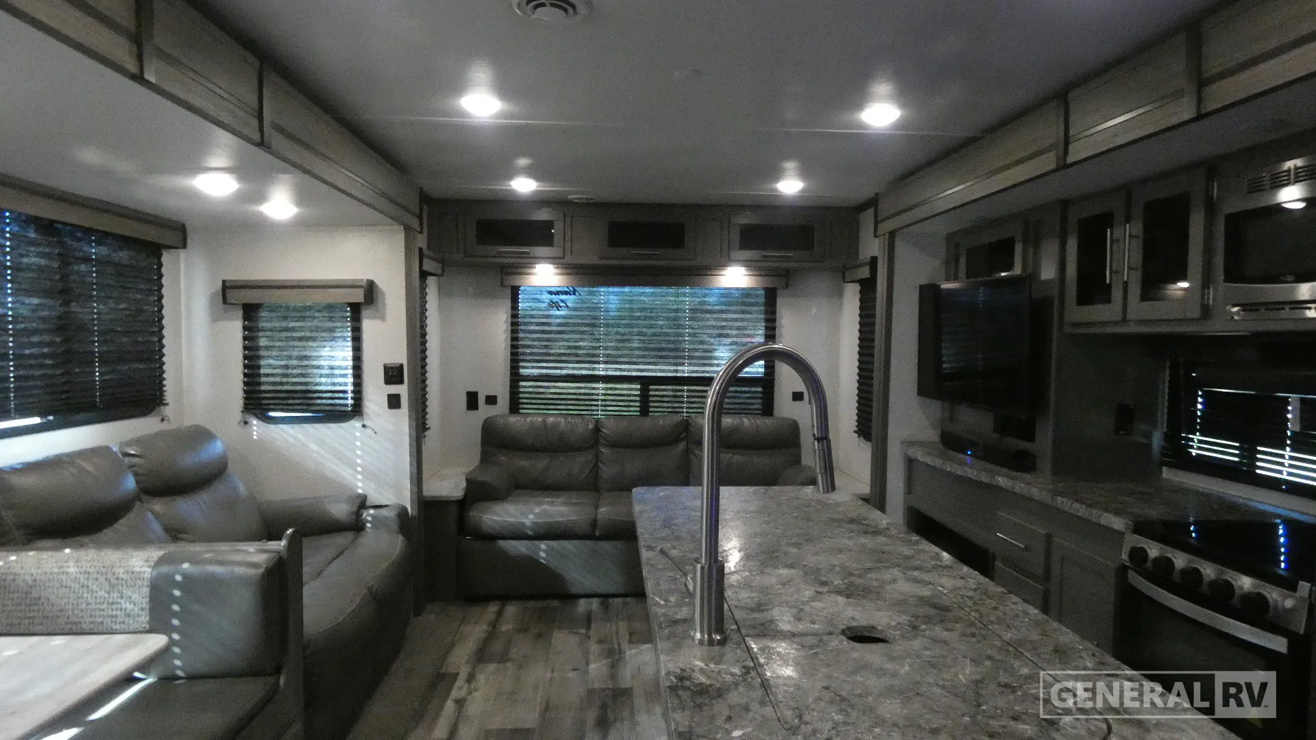 2022 CrossRoads Volante 34RE - Photo 3
