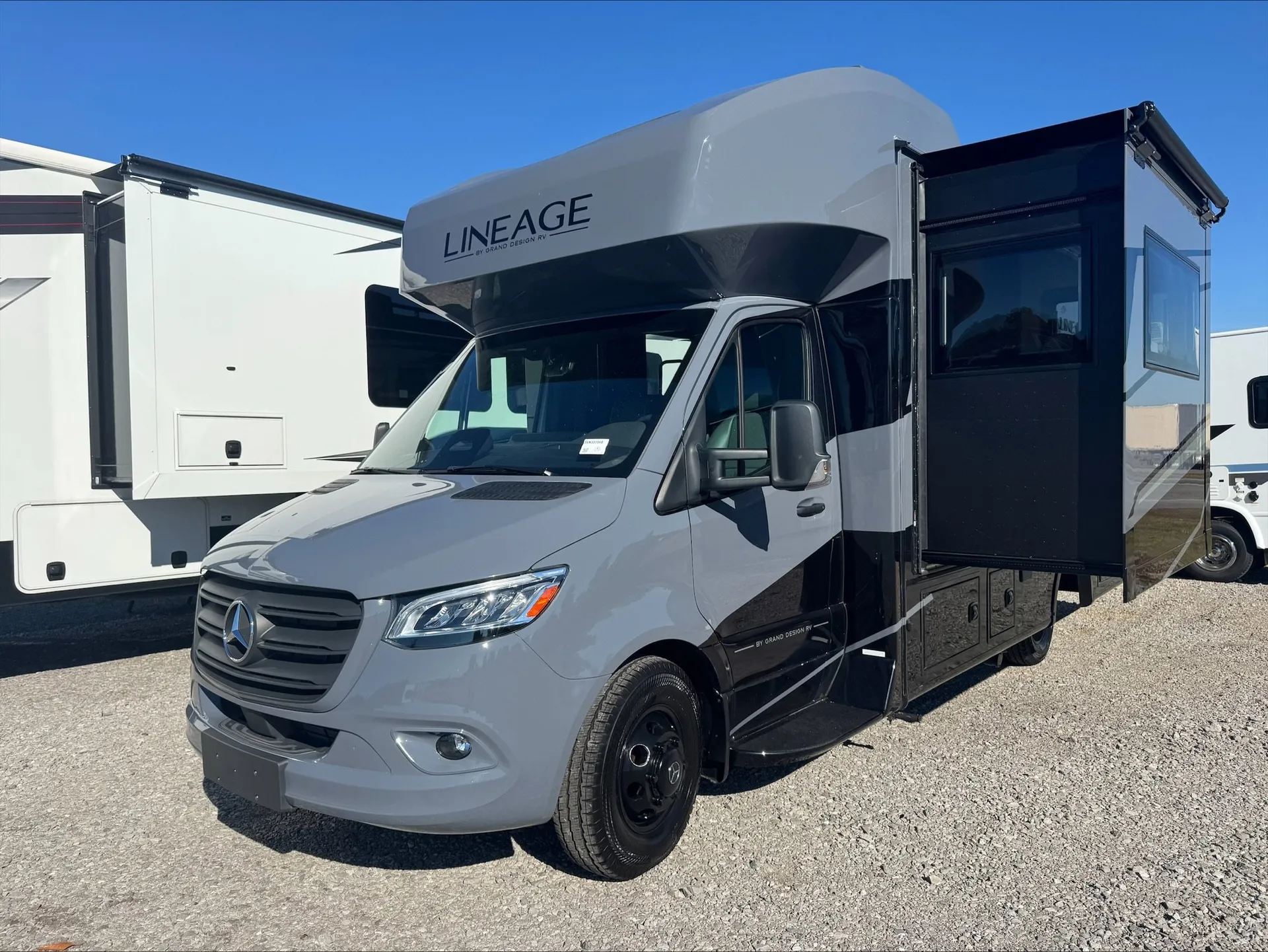 2026 Grand Design Lineage Series M 25TK - Photo 4