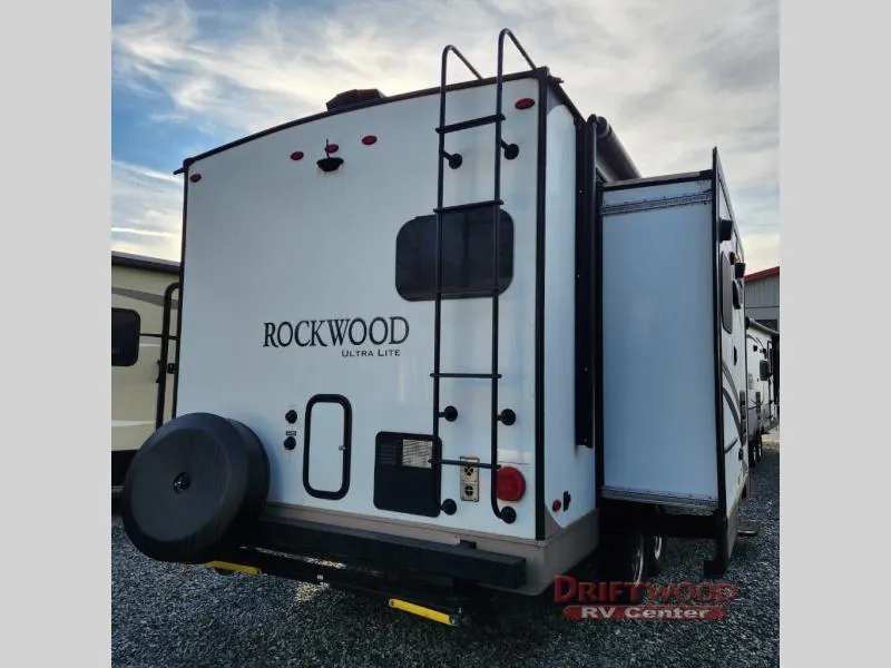 2019 Forest River Rockwood Ultra Lite 2304DS - Photo 4