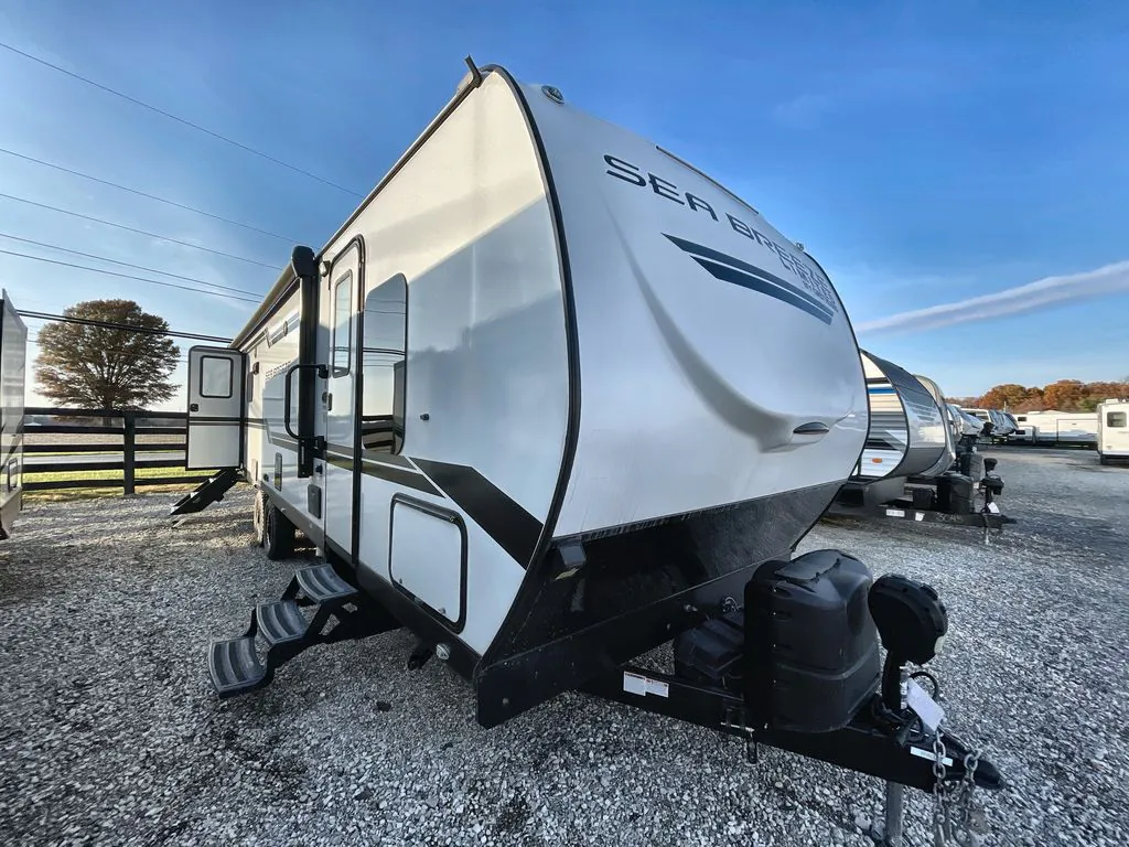 2024 Genesis Supreme Seabreeze 27RLS - Photo 2