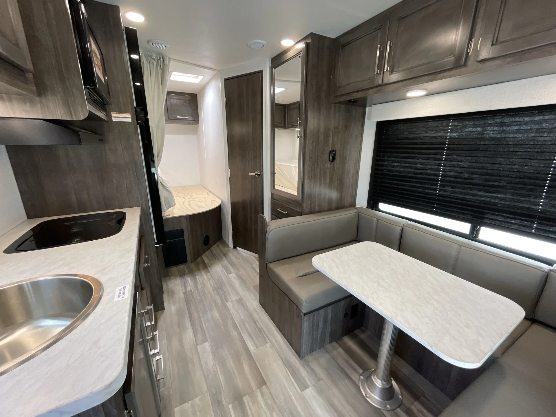 2026 Jayco Redhawk Se 22EF - Photo 3
