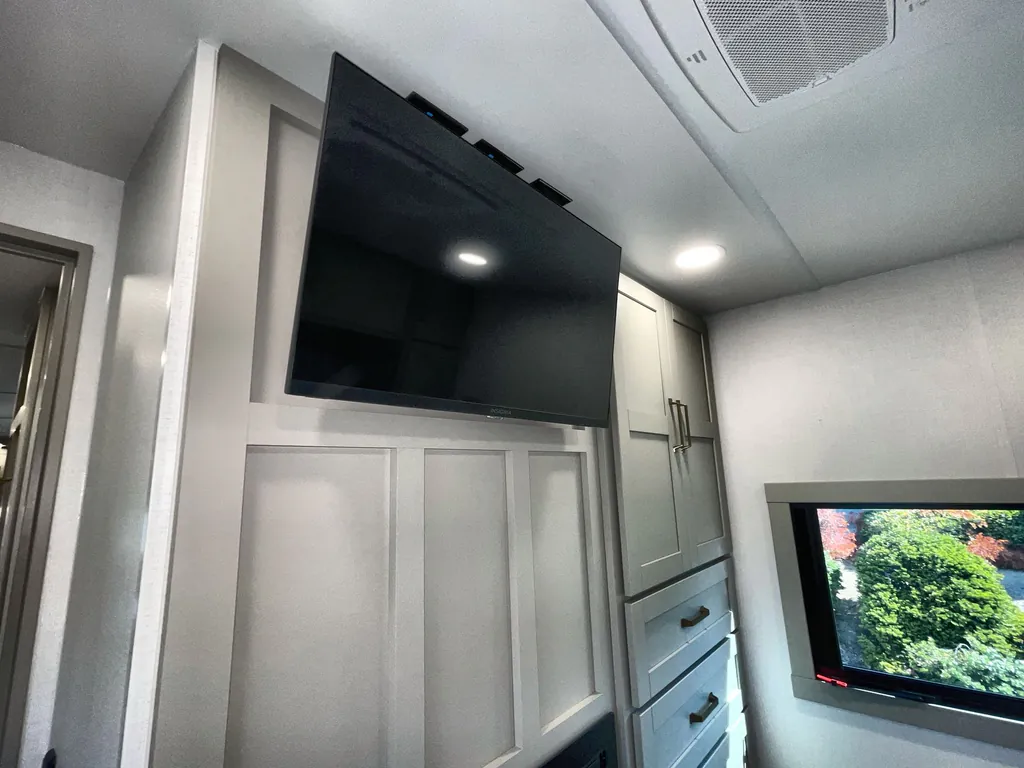 2026 Brinkley Model Z Air 297, Photos photo 24