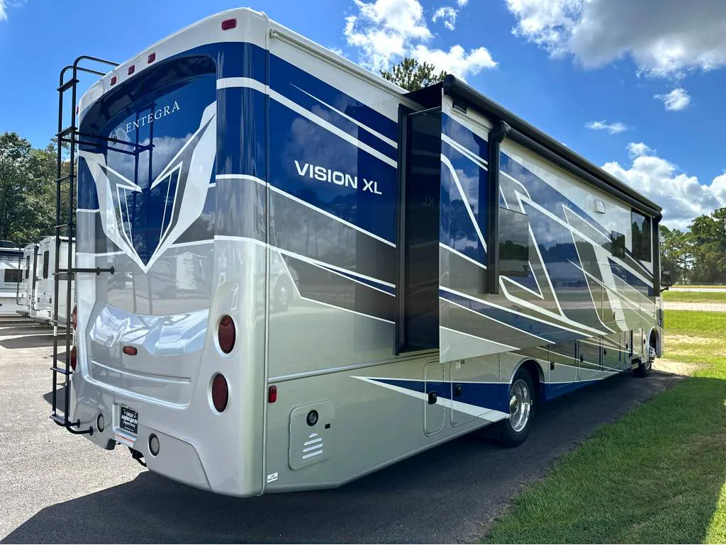2027 Entegra Coach Vision XL 36C, Photos photo 6