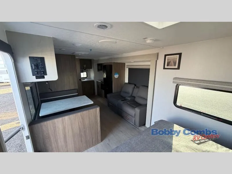 2025 Coachmen Freedom Express Ultra Lite 22MLS - Photo 3